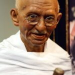mahatma gandhi essay in hindi