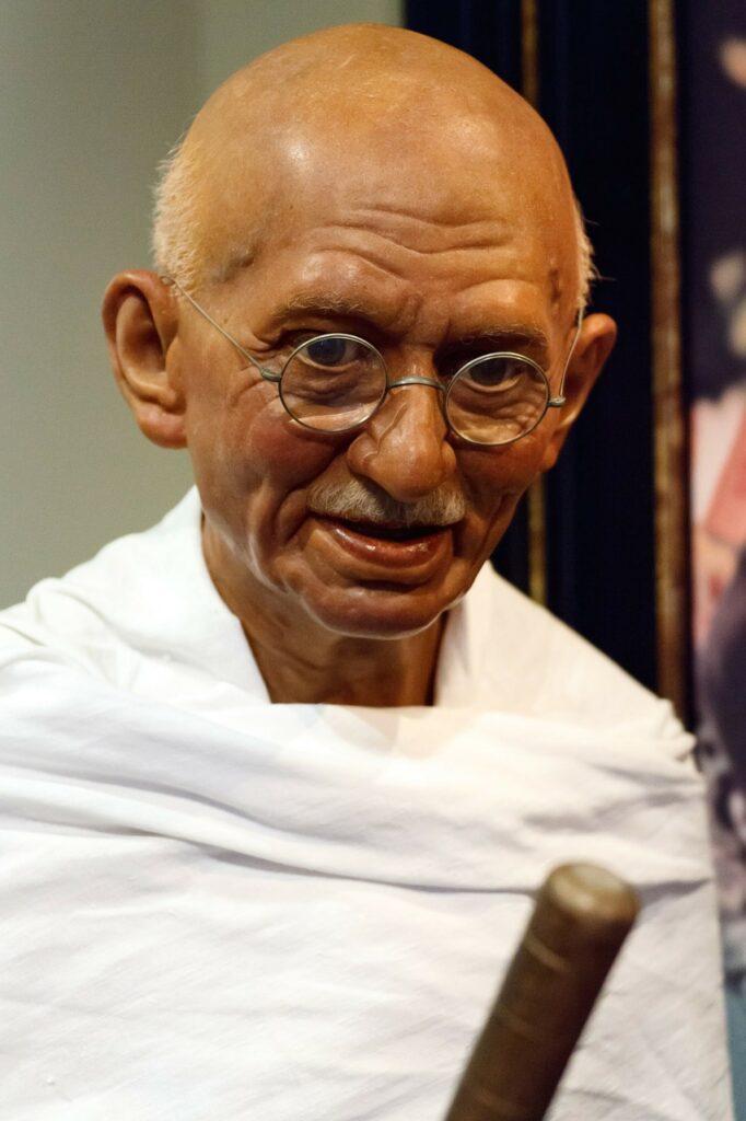 mahatma gandhi essay in hindi