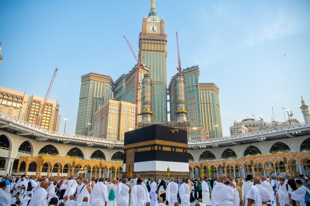 Experience the Pinnacle of Comfort with Luxury Umrah Packages from UK