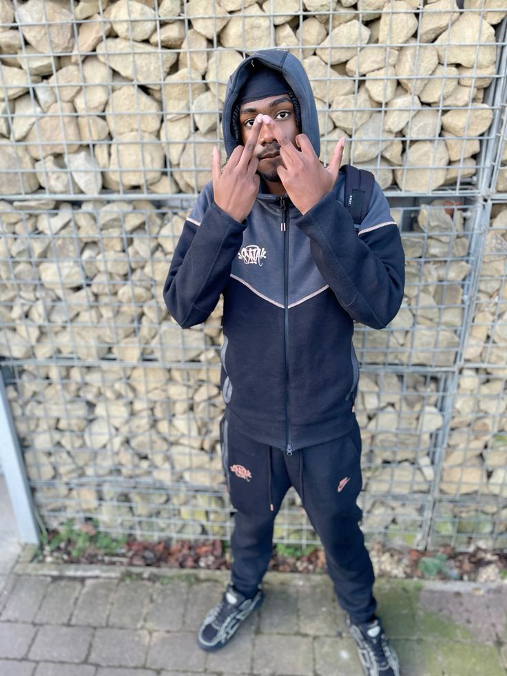 Official Syna World Streetwear Essentials mark a bold new chapter in fashion. Explore modern fits, sleek designs, and signature street vibes.
